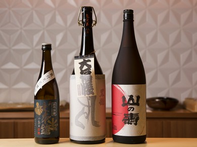 料理を引き立てる酒も、店主自身の舌でセレクト