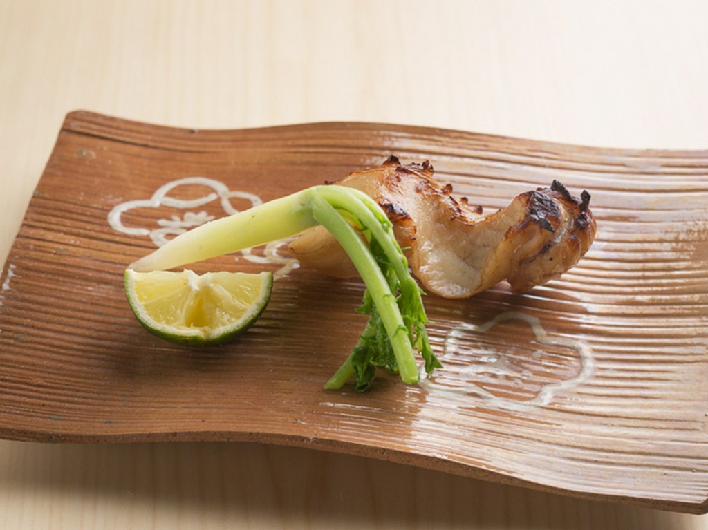 『焼物』も篠原流。香りを重視することで、田舎の情景を想起させることが狙い