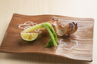 『焼物』も篠原流。香りを重視することで、田舎の情景を想起させることが狙い