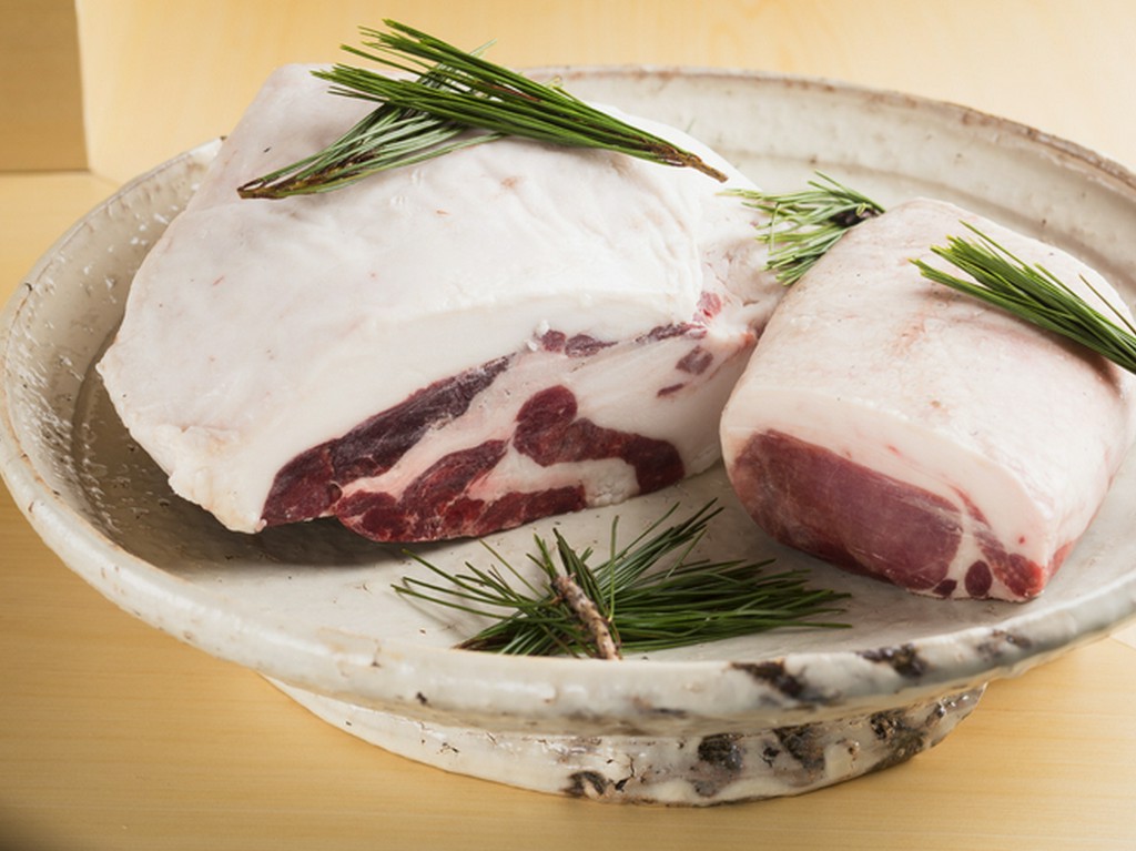 田舎で食べられる食材を、上質な料理に昇華