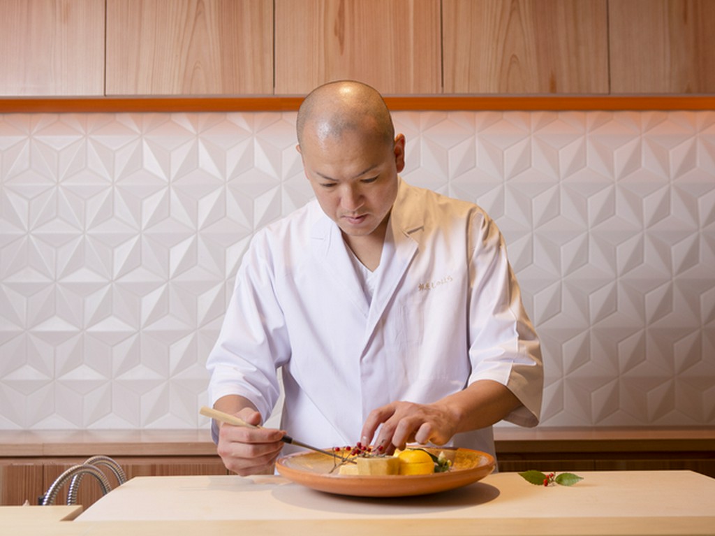 カウンターのなかでも飾ることなく、等身大であること