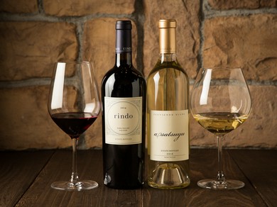 こだわりワインやオーガニックワインなど厳選の品揃え