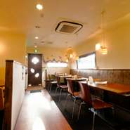 朝取れ卵を使った石焼きオムライスや1ポンドステーキ、洋食メニューからデザートまで幅広くご用意しています

お洒落な音楽を聴きながら2人の想い出に残るひと時をお過ごしください