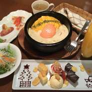 小さなお子様もご一緒にお越しくださいね

お子様メニューもオムライス、カレー、パスタなど4種類ご用意しています

ご家族みんなでワイワイ楽しくお過ごしください

お子様にはくじ引きもご用意しています

