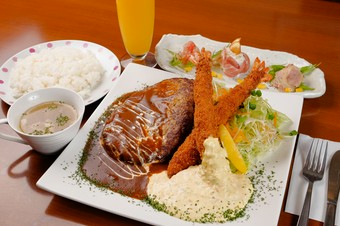 欲張りなあなたに！『びっくりバーク＆大エビセット』前菜・スープ・サラダ・ライス付