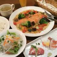 前菜、スープ、サラダ、ライスorパン 付