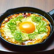 卵と照り焼きソースでコクの旨さ！