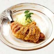 鶏肉の柔らかでジューシーな味わいが一番感じられる逸品。お子様や女性のお客様にお勧めです。