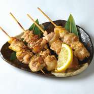 ●焼き鳥（鶏もも）１人前２本※タレと塩とお選びいただけます。※写真はタレ１人前、塩１人前です。