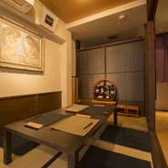 あわびをメインとした懐石料理や
定番刺し盛りや博多の一品料理が気軽に楽しめます