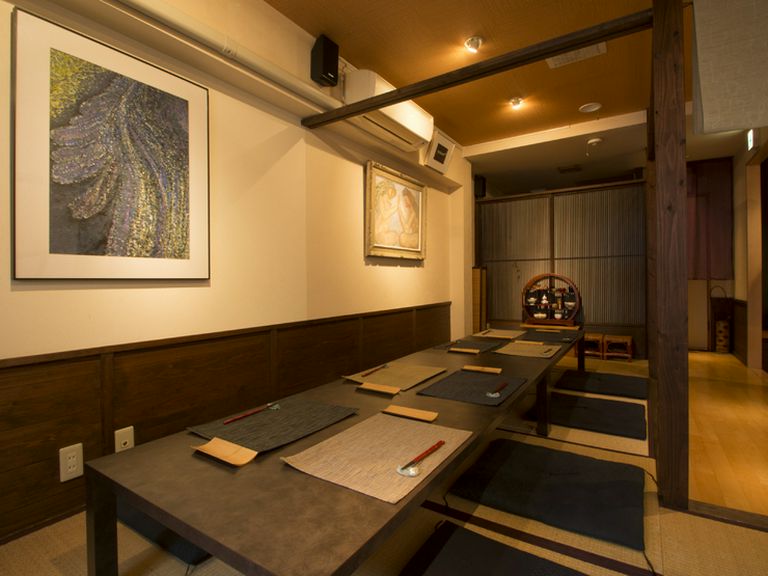 2フロアを使い分けられる、汎用性に優れたお店