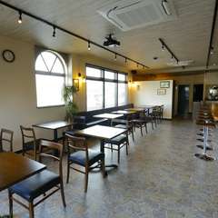 プロジェクター完備のフロアで楽しむ各種パーティー