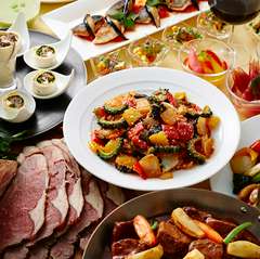 楽しい雰囲気を演出する、イベントに合わせた楽しい盛り付けが魅力『ディナーブッフェ』