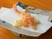 海老に始まり海老に終わる、不動の人気を誇る『マキ海老の天ぷら』