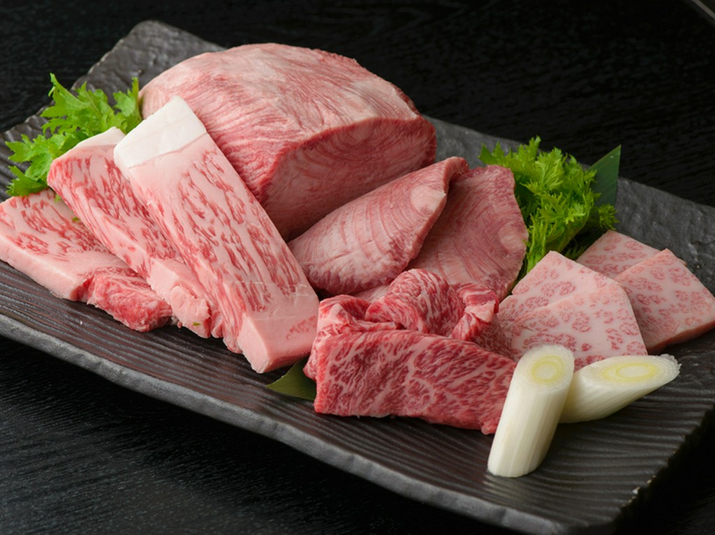 鮮度にこだわり、肉は一切切り置きしていません