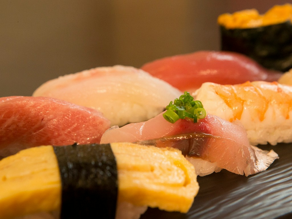 マグロは生で仕入れ！米にもこだわる極上の寿司をお客様へ