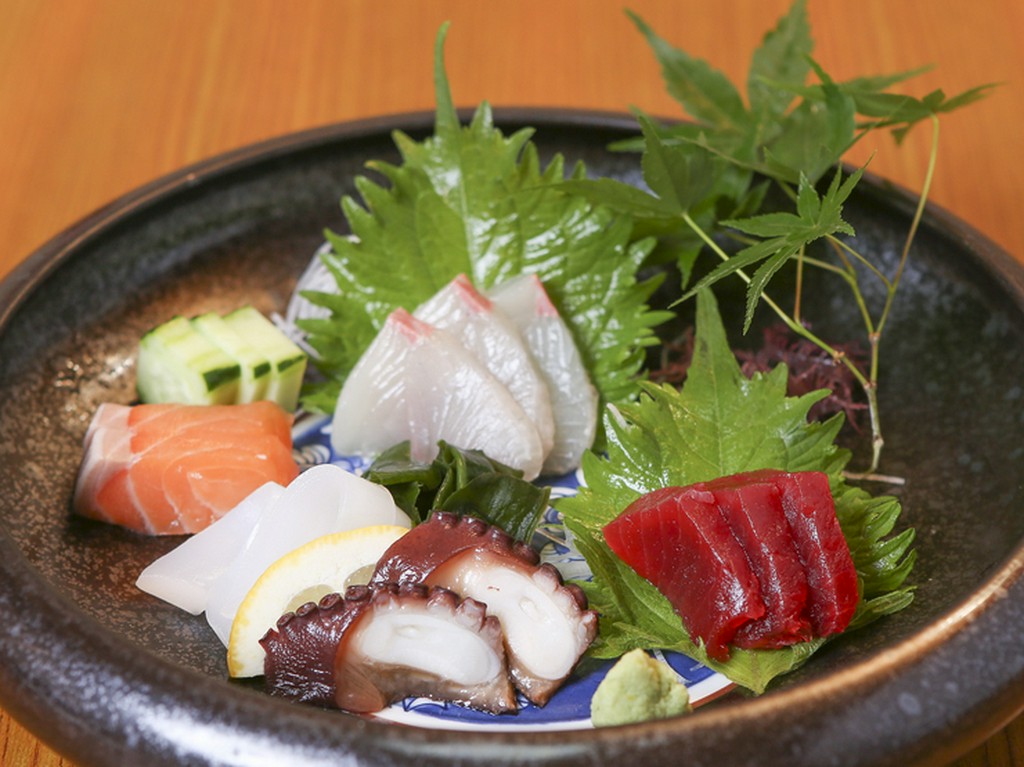 お刺身や天ぷらには新鮮な長崎・諫早沖の魚介類を