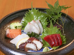 お刺身や天ぷらには新鮮な長崎・諫早沖の魚介類を