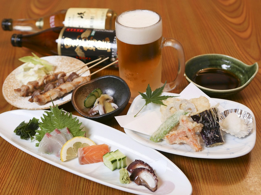 気軽に立ち寄って、賑やかに飲んで楽しんで