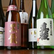 日本酒は、辛口を好まれるお客様が多いそうで、辛口がメインで取り揃えられています。地方や佐渡の酒蔵から取り寄せているという日本酒も。お酒に合う料理が豊富なので、ついついお酒が進んでしまいそうです。