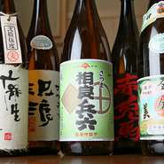 ドリンクが常に入れ替わるためメニューには載せていないそうですが、焼酎も常に幅広く用意されています。【食楽佳味　前澤】自慢の逸品と相性のよい焼酎ばかり。旬の料理やこだわりの味付けでお酒も進みます。