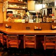 常に20種以上の、名古屋の地酒や全国の日本酒、焼酎を取り揃えてます。料理に合わせた飲みやすさを追求しています。味わい深い『名古屋コーチン』を、地酒と一緒にお愉しみ下さい。