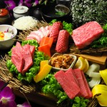 上タン塩・サーロイ・特撰カルビ・特撰ロース・牛ホルモン・本日の一品・国産鶏もも・キムチ・ライス・スープ・サラダ・デザート


