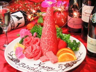 誕生日やお祝いに衝撃のサプライズ『肉タワー』【完全予約制】