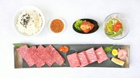 A5黒毛和牛「希少部位一品」・A5黒毛和牛「上カルビ」・特製白菜キムチ・サラダ・ライス