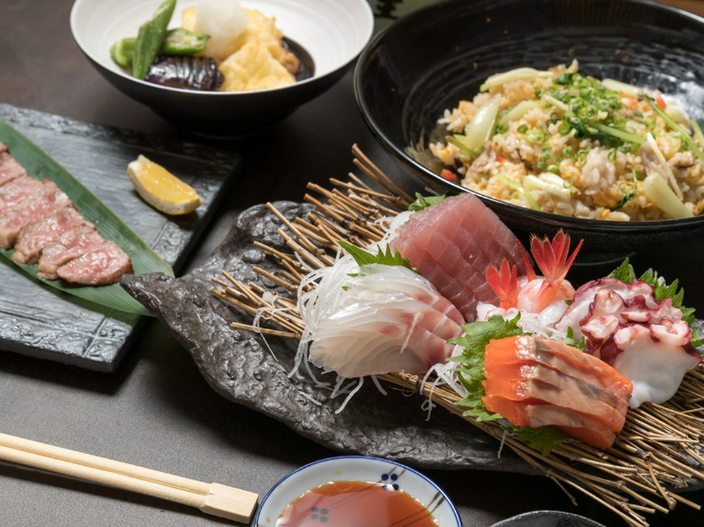 個性を引き出す料理を楽しむ。旬を追った食材で四季を感じられる