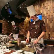 料理はもちろん、トータルで楽しめるサービスを心掛けて