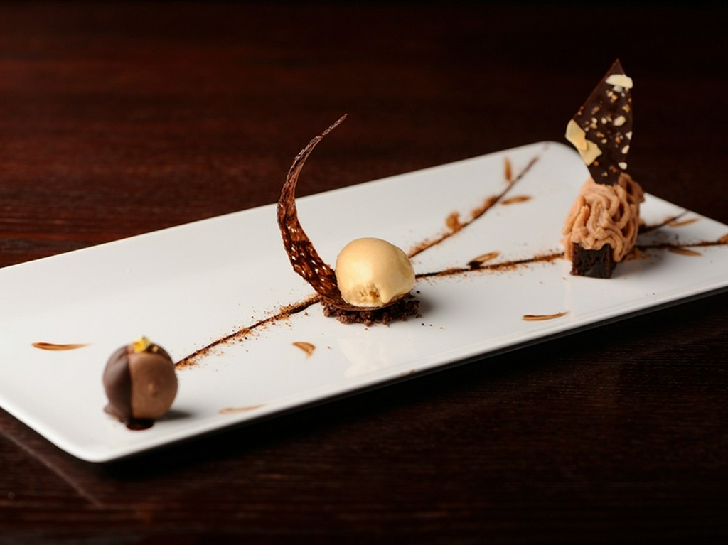 大満足の食事をしめくくる納得のスイーツを楽しんでください