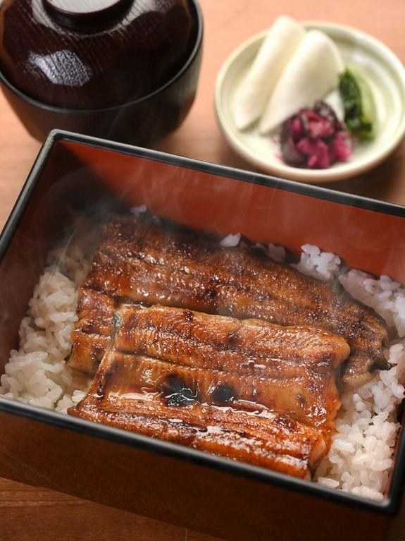 ふんわりとやわらかい【江戸焼きうな重】（肝吸い付）