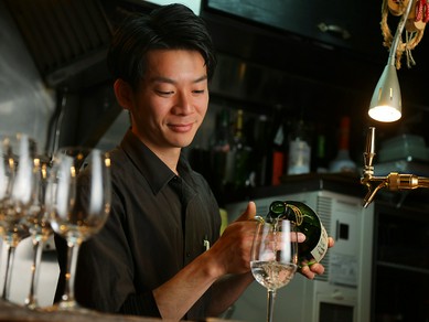 利き酒師が、季節や好みなどその時どきに最適な一杯をセレクト