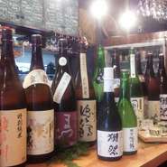 京都近畿圏を中心に全国の日本酒を月毎　週毎に入荷しております。また、飲み比べのメニューもございます！　是非、お楽しみ下さいませ。
