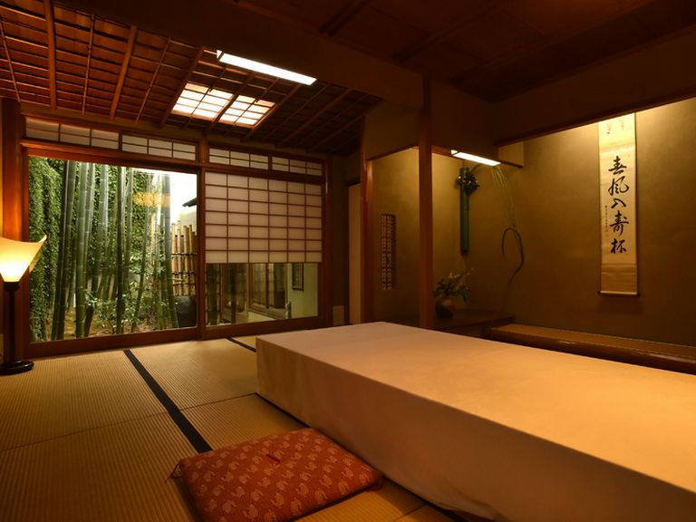 接待や会食、お茶事といった特別なシーンでのご利用に
