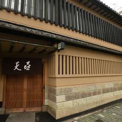 予約なしでも利用できるカウンター席のご用意もございます