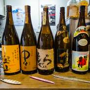 地元山口の地酒はもちろんのこと、焼酎にも力を入れいてるのが嬉しい。香りを存分に楽しんで欲しいという思いから、鹿児島や宮崎の芋焼酎が揃います。焼酎に合う、豚を使った一品料理と一緒にぜひ楽しんでみては。