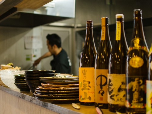 料理だけでなく地酒や焼酎も自慢の品揃え