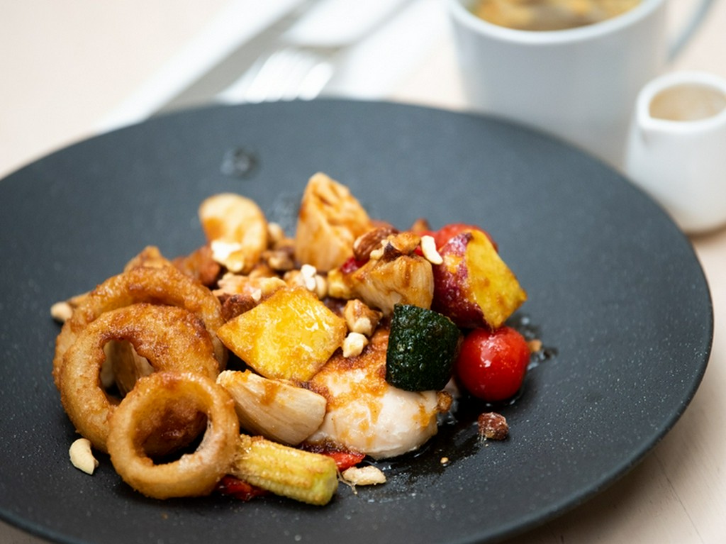 みつせ鶏の霧中グリル（バゲット・スープ付）