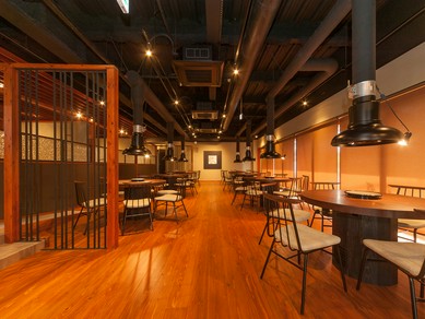 焼肉店のイメージから一線を画す、おしゃれ空間