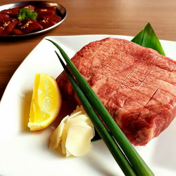 極　厚切りタン
