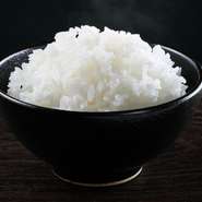 地元の高品質米を焼肉と共に。

　　　　　　大350円　中280円　小240円