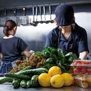 “食事の時間そのもの”を、お客さまにお楽しみいただけるように