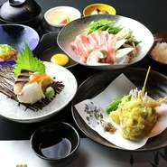 小鉢、お刺身、季節の豚巻串天ぷら、奥豊後豚のすき焼き、白ご飯、汁物、香物、デザート