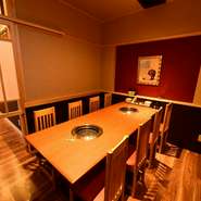 数々の高級銘柄の肉をより多く楽しみたいなら、宴会コースの利用がおすすめ。信州プレミアム牛が食べられる『船長コース』のほかに、『黒船コース』『大船コース』の3つのコースを用意しています。