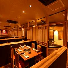 あらゆる人数に対応できる客席はすべて個室