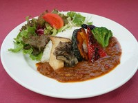 柔らかジューシーなポークカツ定番のボリュームたっぷりカレー