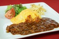 トロトロのコク旨ワイン玉子の中は醤油ベースのバターライスです。