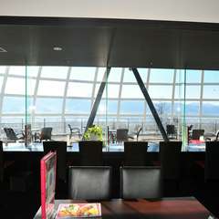 公園で楽しく過ごした後に、家族みんなでくつろいだひとときを